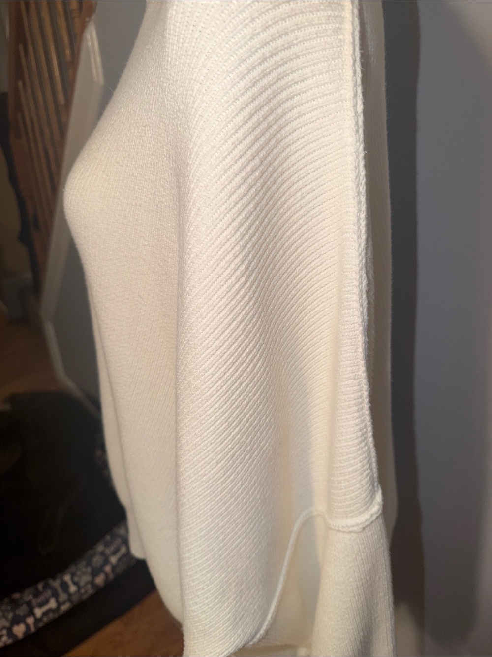 Free People Ladies Easy Street Tunic Sweater in Painted White. Medium. Oversized - Picture 7 of 15